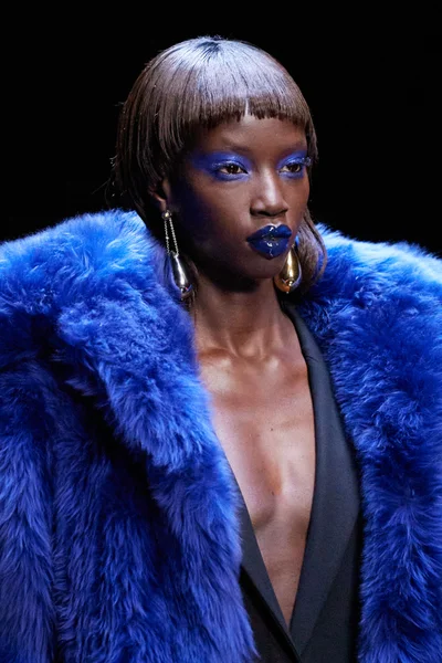 Look 1